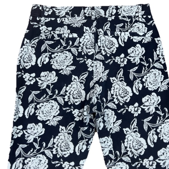 GAP Floral Signature Skinny Ankle Cropped Pants Khaki Flowers Black White sz 4 - Picture 7 of 8